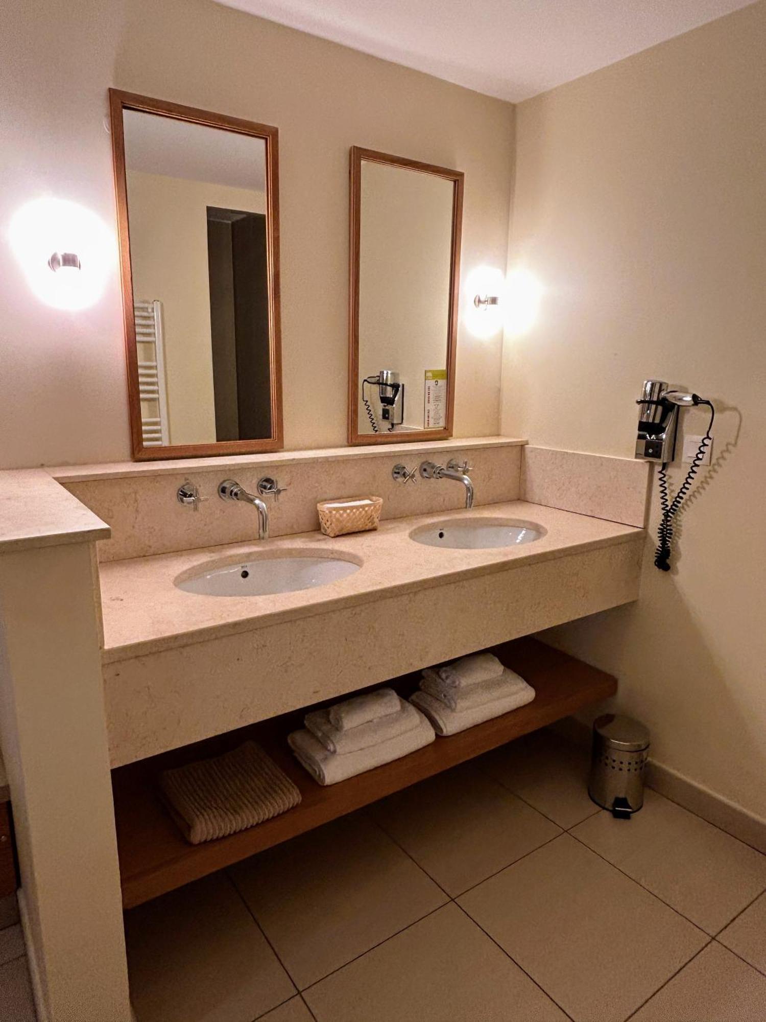 Suite Superieure Domaine Du Golf St Endreol, 1 A 2 Personnes La Motte Extérieur photo