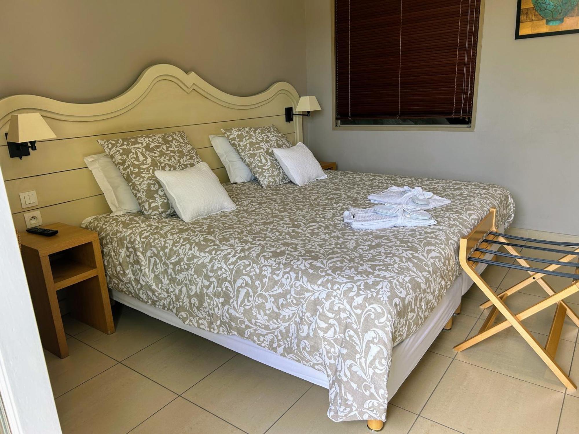Suite Superieure Domaine Du Golf St Endreol, 1 A 2 Personnes La Motte Extérieur photo