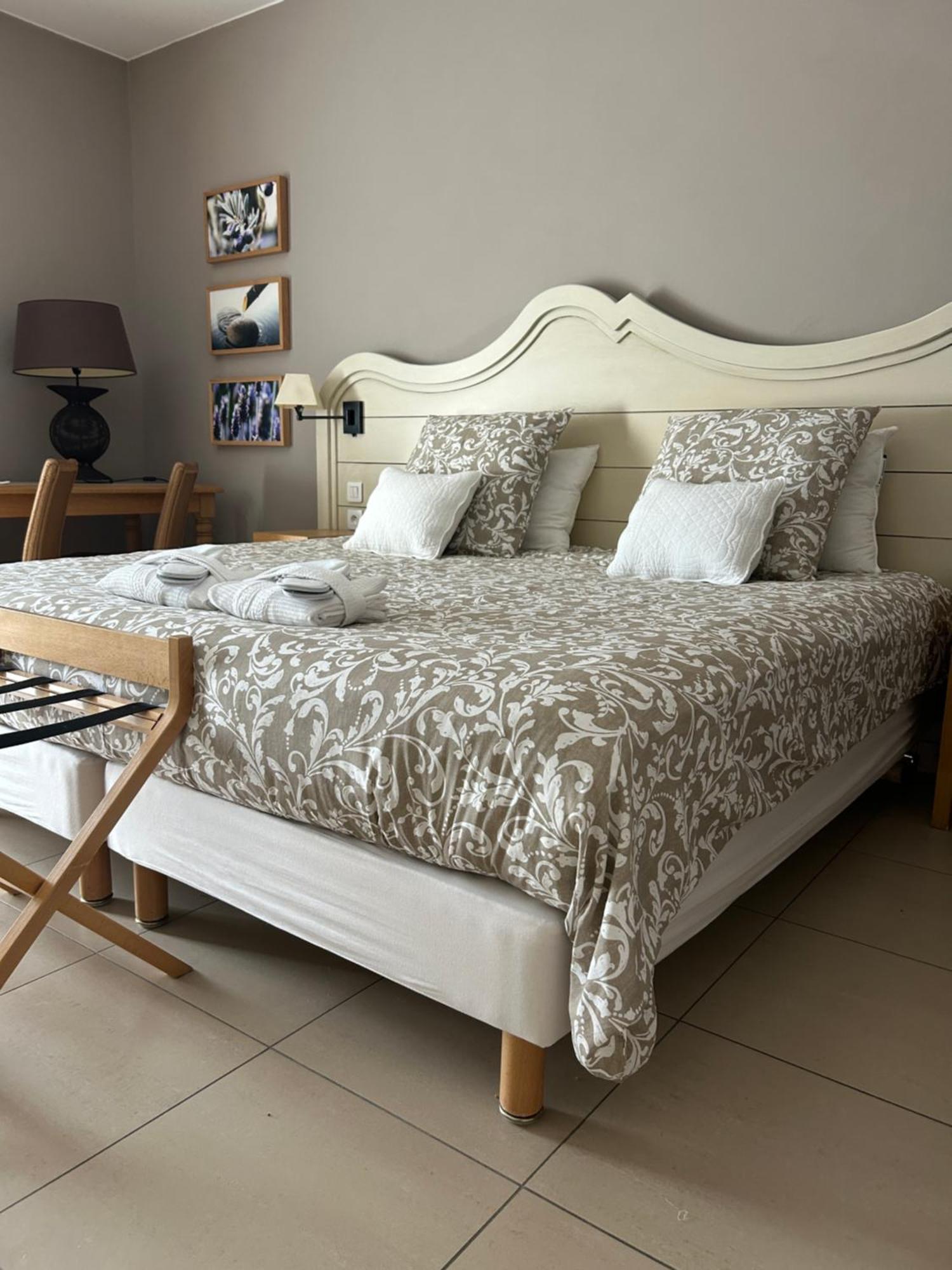 Suite Superieure Domaine Du Golf St Endreol, 1 A 2 Personnes La Motte Extérieur photo
